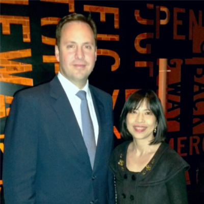 Hon Steve Ciobo MP, Minister for Trade, Tourism and Investment with Yan Grieve, Director of AXCEN.